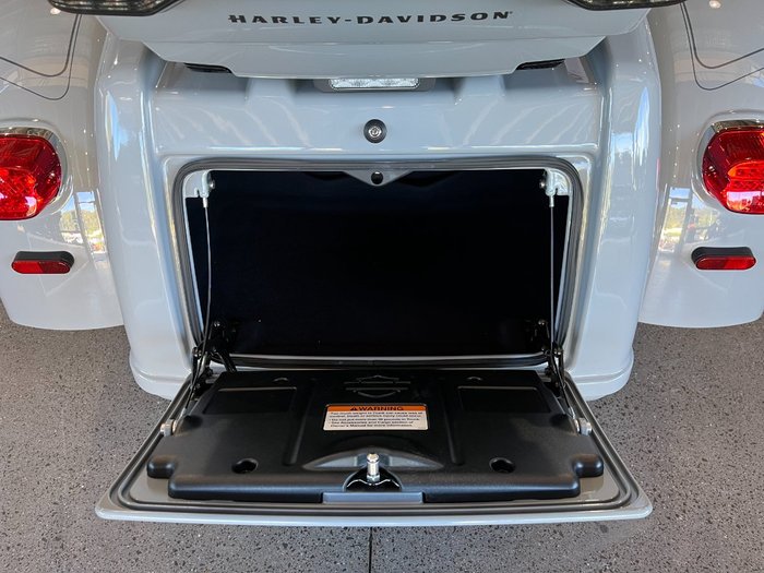 2025 Harley-davidson FLHTCUTG TRI GLIDE U/CLC 114 BILLIARD GREY
