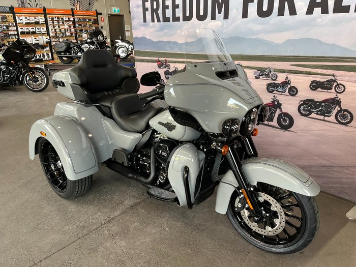 2025 Harley-davidson FLHTCUTG TRI GLIDE U/CLC 114 BILLIARD GREY