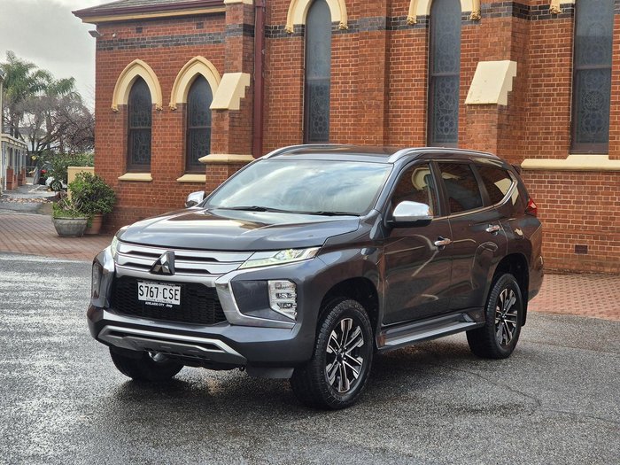 2022 Mitsubishi Pajero Sport GLS
