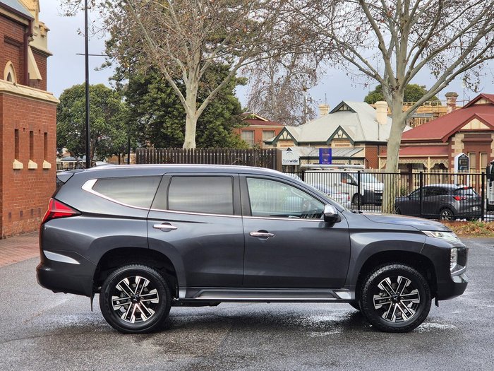 2022 Mitsubishi Pajero Sport GLS
