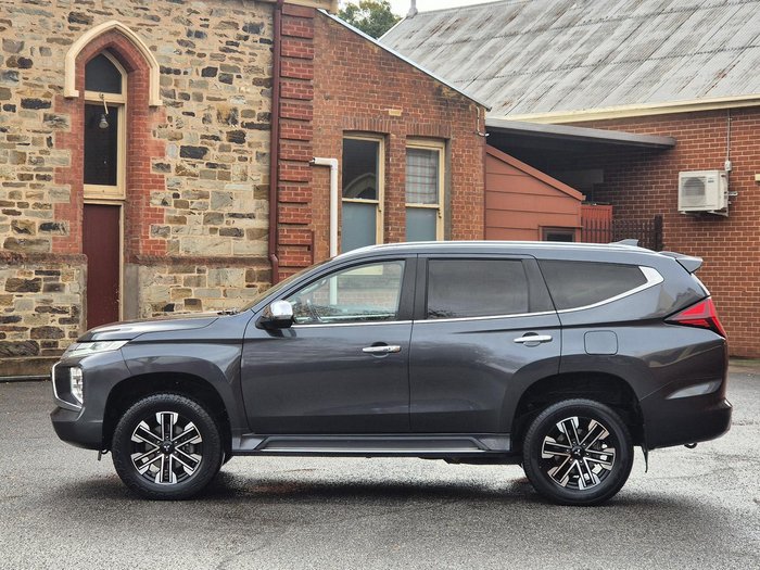 2022 Mitsubishi Pajero Sport GLS