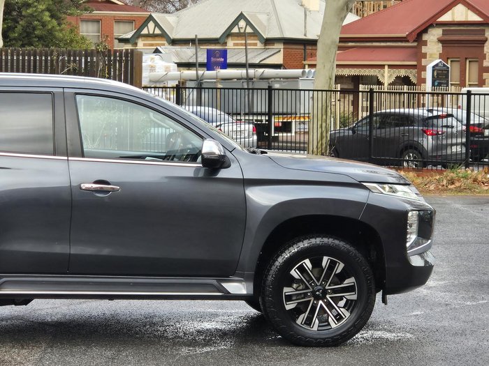 2022 Mitsubishi Pajero Sport GLS