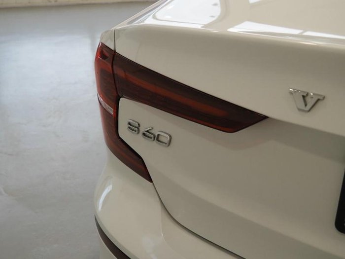 2020 Volvo S60 T5 R-Design