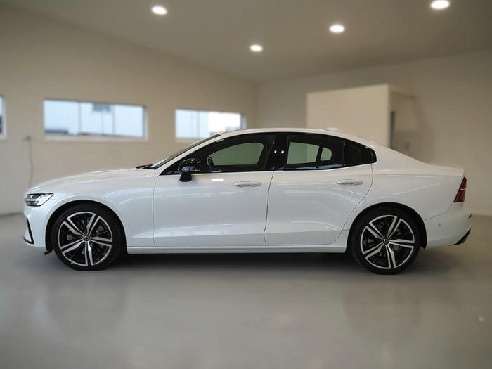 2020 Volvo S60 T5 R-Design