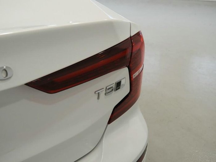 2020 Volvo S60 T5 R-Design