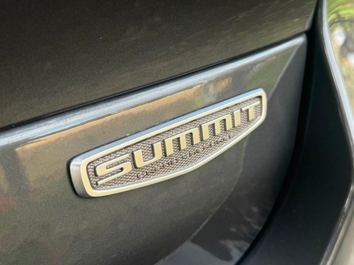 2022 Jeep Grand Cherokee Summit