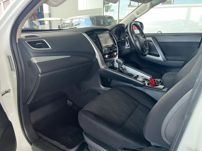 2020 Mitsubishi Pajero Sport GLX