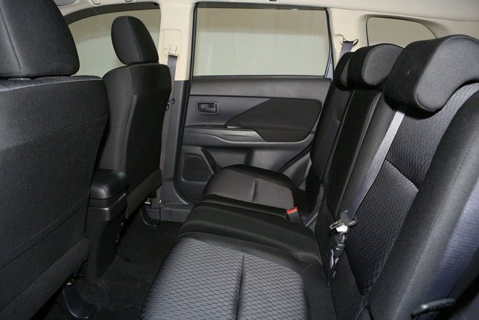 2013 Mitsubishi Outlander ES