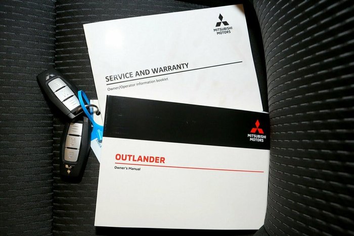 2024 Mitsubishi Outlander LS