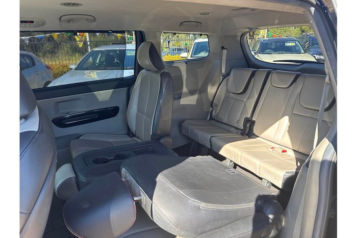 2018 Kia Carnival Platinum