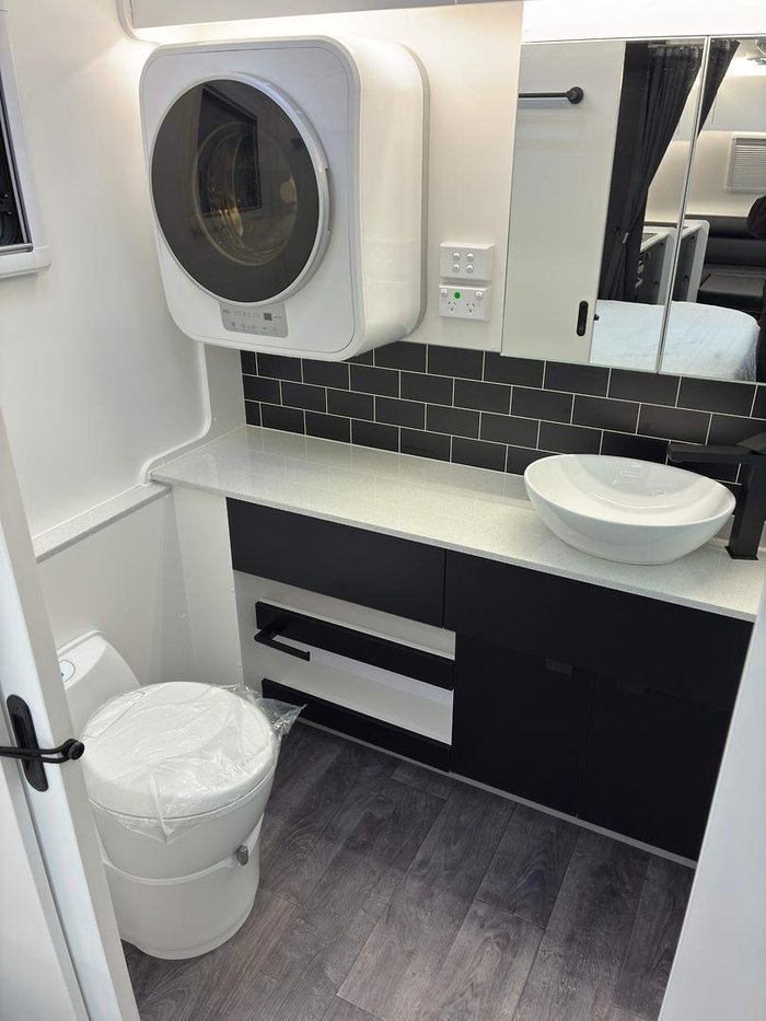 2025 New Age Caravans Big Red Br20e