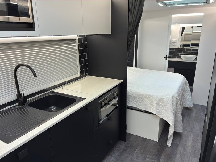 2025 New Age Caravans Big Red Br20e