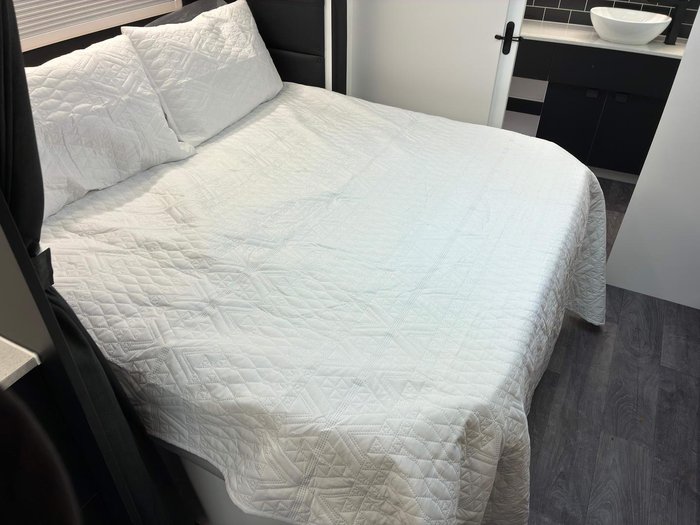 2025 New Age Caravans Big Red Br20e