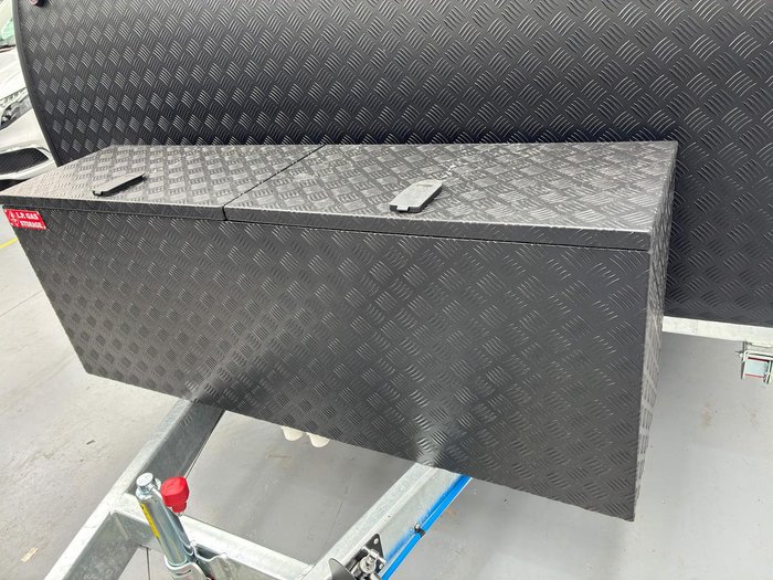 2025 New Age Caravans Big Red Br20e