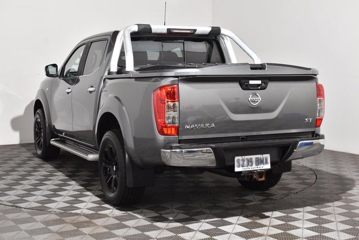 2017 Nissan Navara ST