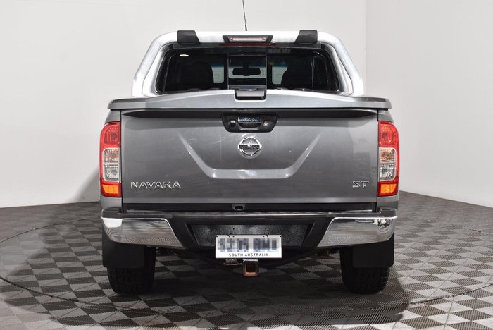 2017 Nissan Navara ST