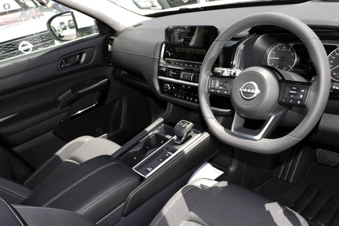 2024 Nissan Pathfinder ST-L