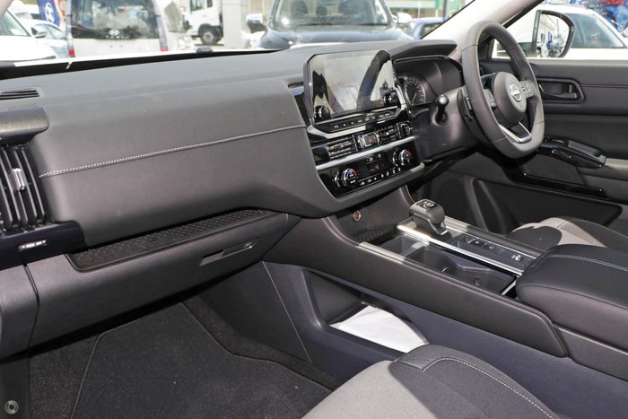2024 Nissan Pathfinder ST-L