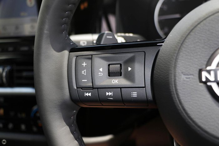 2024 Nissan Pathfinder ST-L