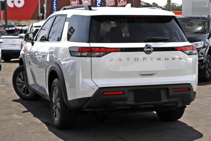 2024 Nissan Pathfinder ST-L