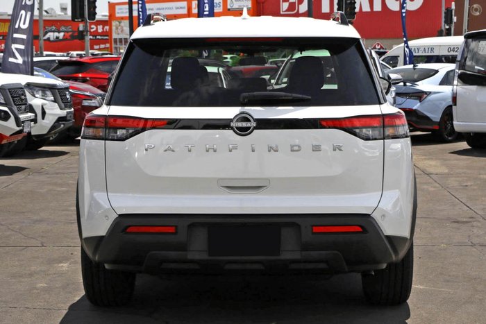 2024 Nissan Pathfinder ST-L