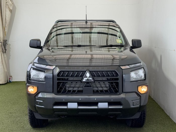 2025 Mitsubishi Triton GLX+