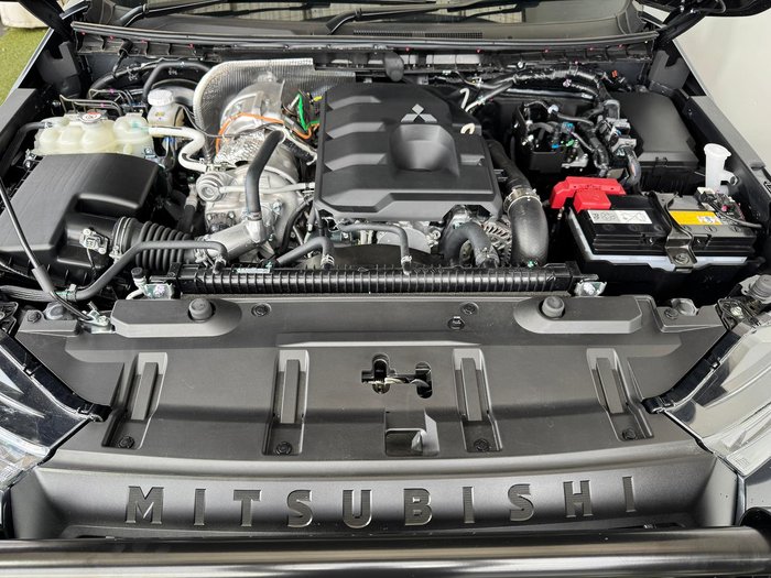 2025 Mitsubishi Triton GLX+
