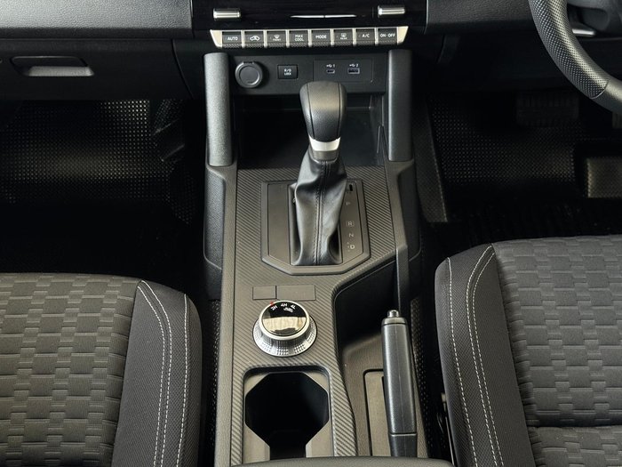 2025 Mitsubishi Triton GLX+