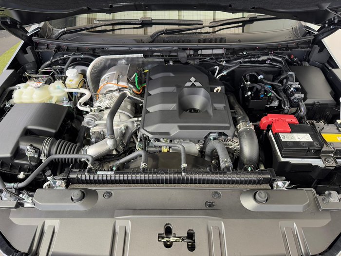 2025 Mitsubishi Triton GLX+
