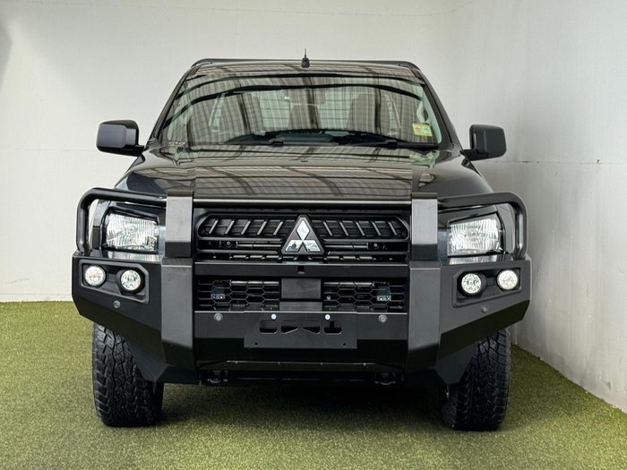 2025 Mitsubishi Triton GLX+