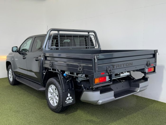 2025 Mitsubishi Triton GLX+