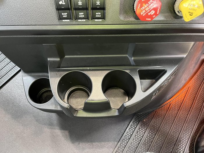 2023 Freightliner Cascadia 126 White