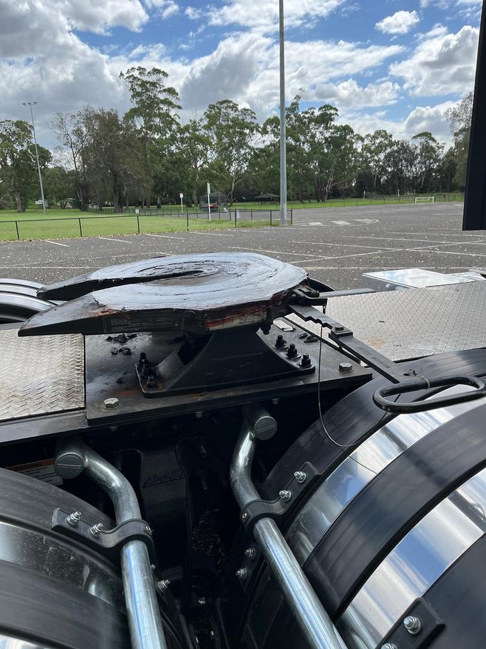 2023 Freightliner Cascadia 126 White