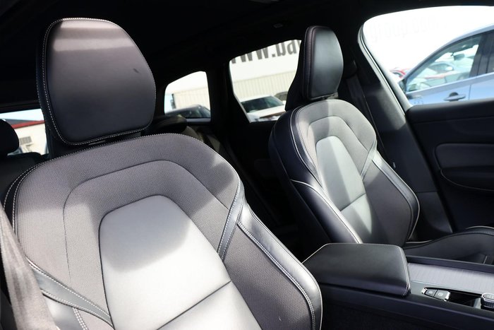 2021 Volvo XC60 B6 R-Design MY22 AWD Silver Dawn