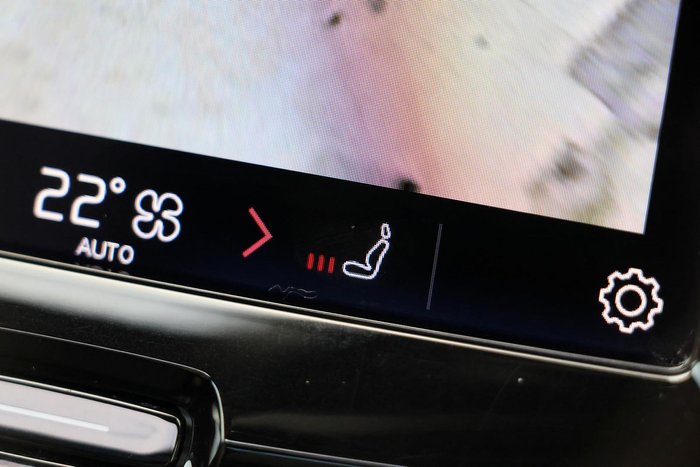 2021 Volvo XC60 B6 R-Design