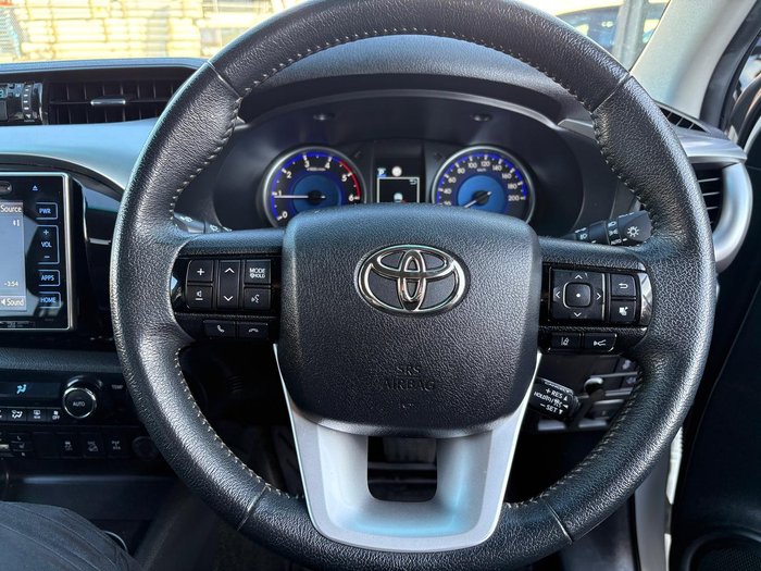 2020 Toyota Hilux SR5