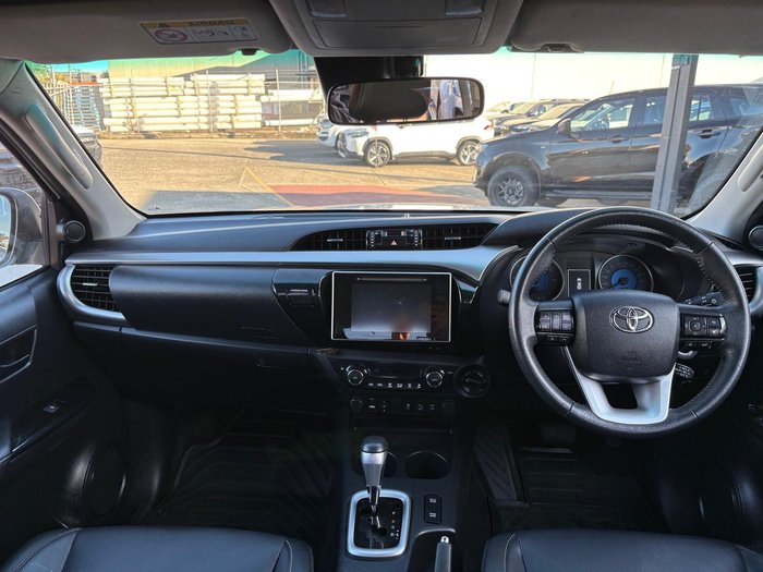 2020 Toyota Hilux SR5