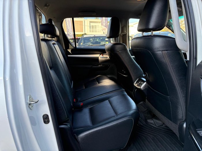 2020 Toyota Hilux SR5