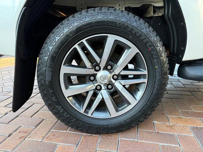 2020 Toyota Hilux SR5