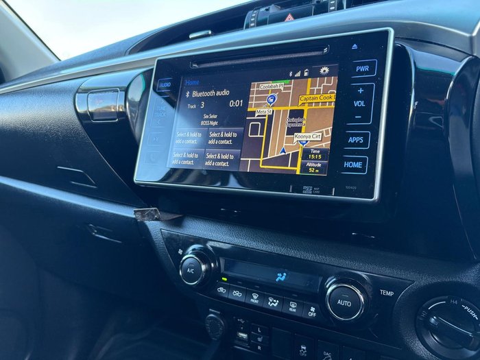 2020 Toyota Hilux SR5