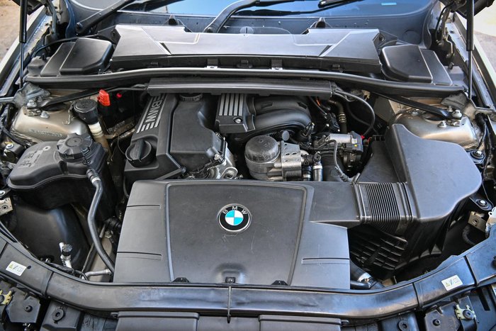 2011 BMW 3 Series 320i Lifestyle