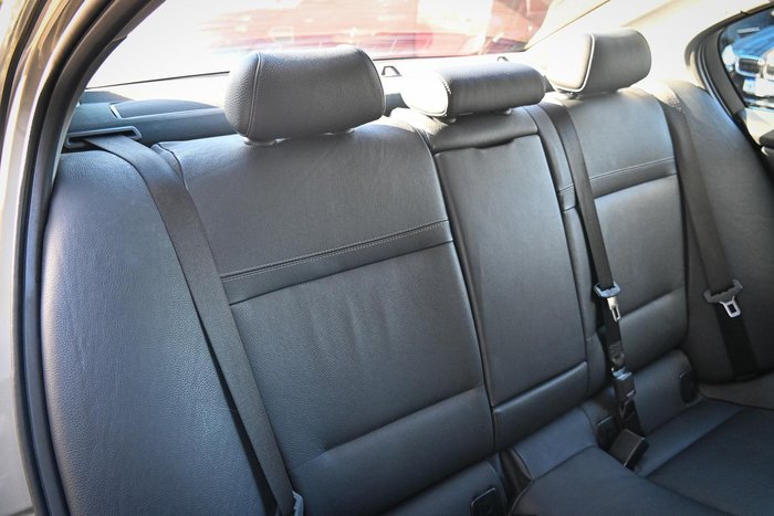 2011 BMW 3 Series 320i Lifestyle