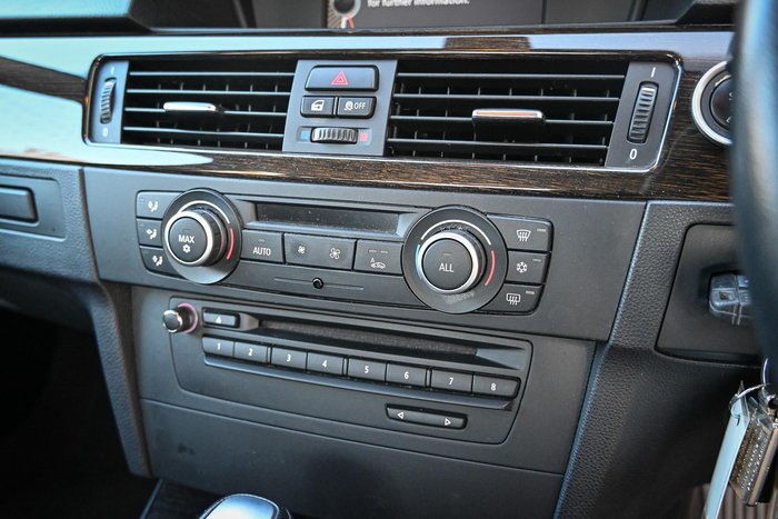 2011 BMW 3 Series 320i Lifestyle