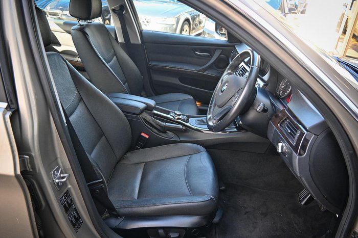 2011 BMW 3 Series 320i Lifestyle