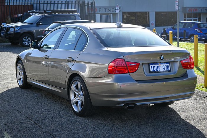 2011 BMW 3 Series 320i Lifestyle