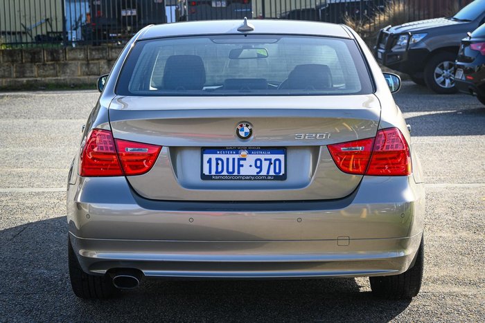 2011 BMW 3 Series 320i Lifestyle