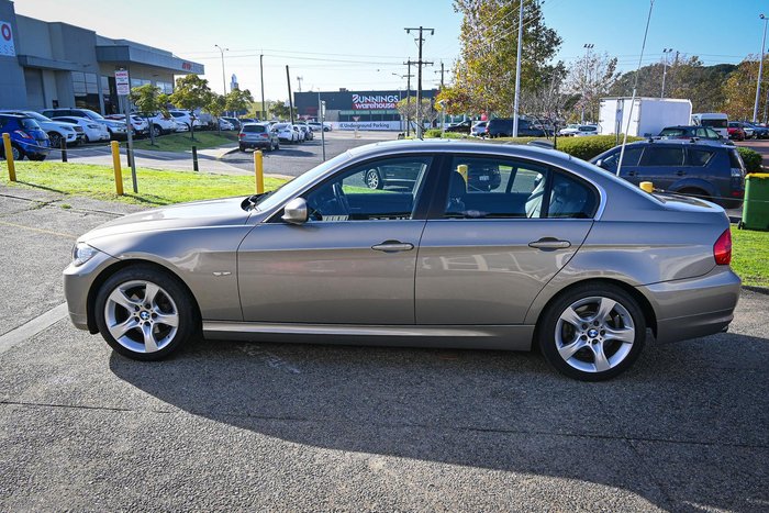 2011 BMW 3 Series 320i Lifestyle