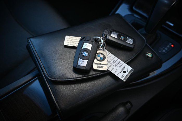 2011 BMW 3 Series 320i Lifestyle