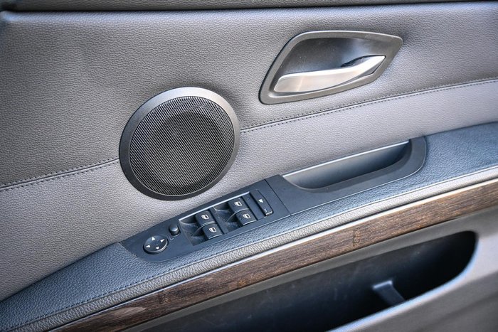 2011 BMW 3 Series 320i Lifestyle