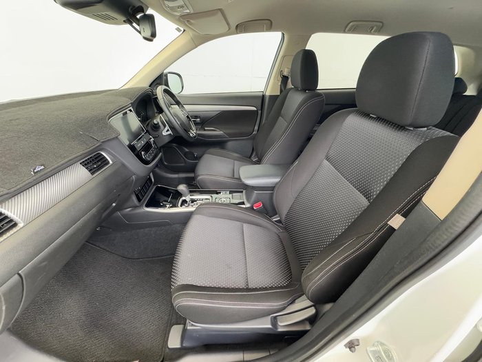 2016 Mitsubishi Outlander LS Safety Pack